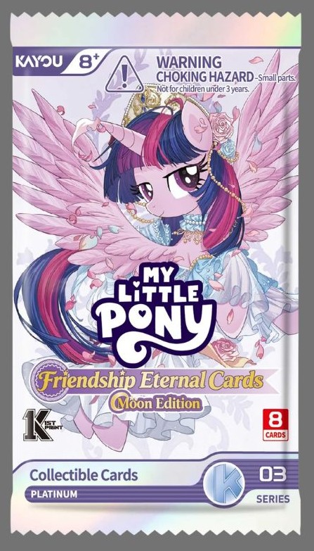 My Little Pony Friendship Eternal Cards Moon Edition Booster Pack på engelska med 8 kort.